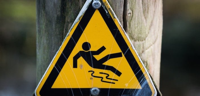 sign-slippery-warning-4341-825x550
