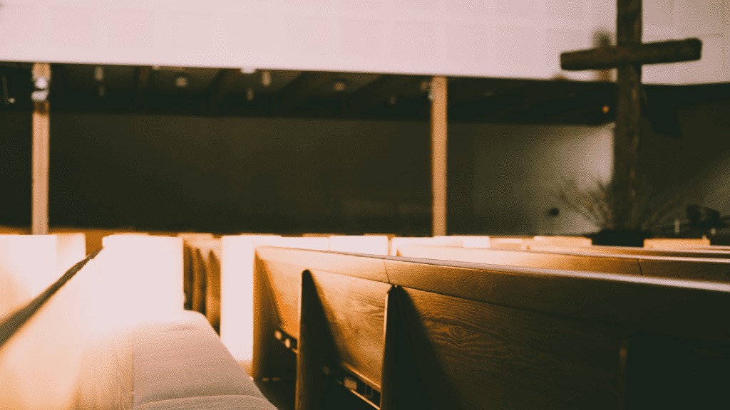 the differences between growing & declining churches